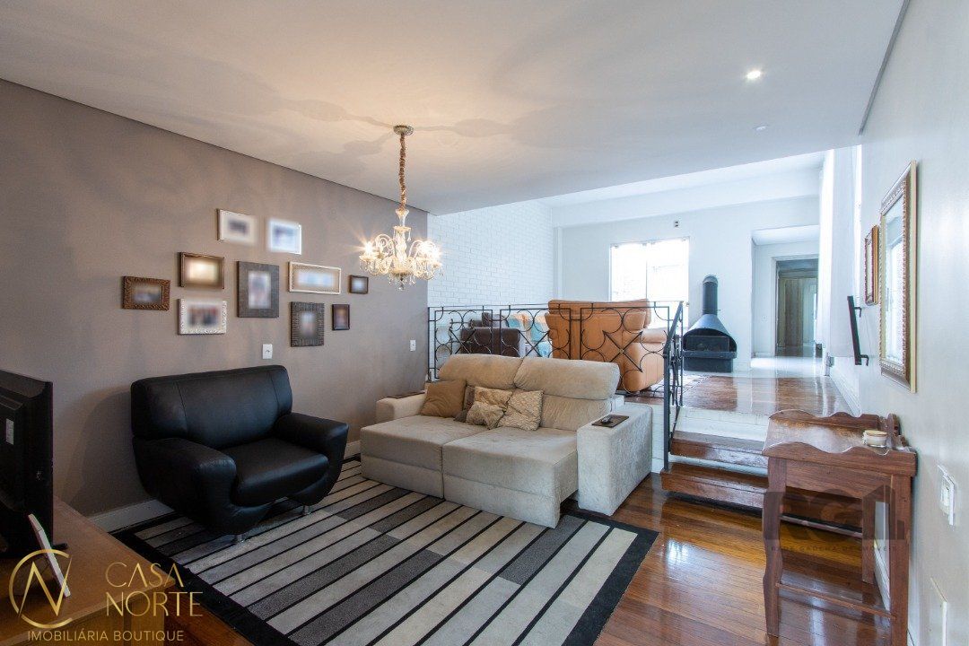 Apartamento à venda com 4 quartos, 186m², 1 suíte, 5 vagas, Rua Felipe Camarão no bairro Rio Branco em Porto Alegre