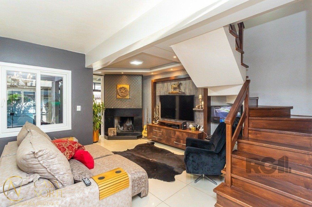 Casa à venda com 3 quartos, 171m², 3 suítes, 2 vagas, Travessa Nova Trento no bairro Tristeza em Porto Alegre