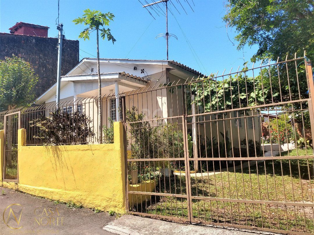 Casa à venda com 2 quartos, 81m², 4 vagas, Rua Hulda Scherer no bairro Vila Nova em Porto Alegre
