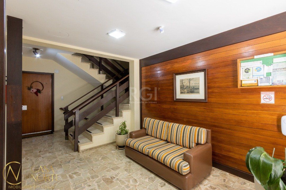 Apartamento à venda com 2 quartos, 67m², 1 suíte, 1 vaga, Rua Doutor Castro de Menezes no bairro Vila Assunção em Porto Alegre