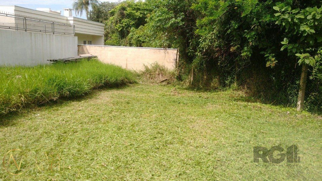 Terreno à venda  com 172m², Rua Ivo Walter Kern no bairro Hípica em Porto Alegre