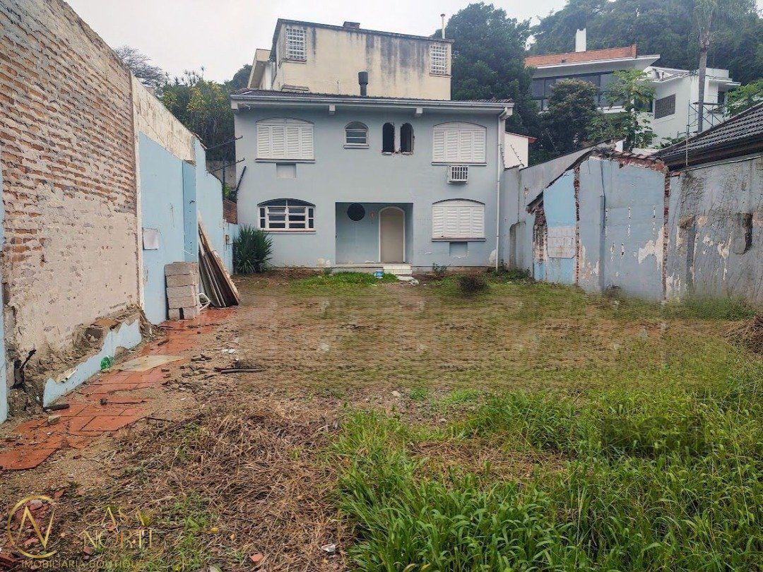 Casa à venda com 2 quartos, 90m², 4 vagas, Rua Dona Amelia no bairro Santa Tereza em Porto Alegre