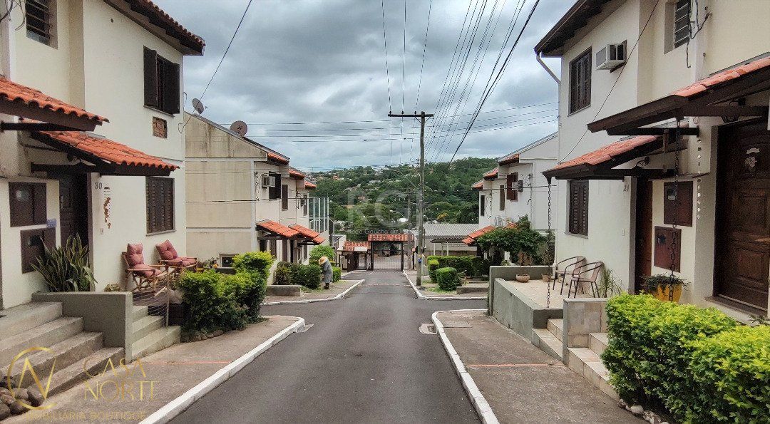 Casa de Condomínio à venda com 3 quartos, 72m², 1 suíte, 1 vaga, Avenida Monte Cristo no bairro Vila Nova em Porto Alegre
