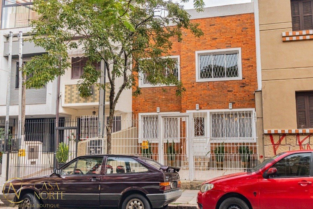 Casa Comercial à venda , 210m², 1 vaga, Rua Alberto Torres no bairro Cidade Baixa em Porto Alegre