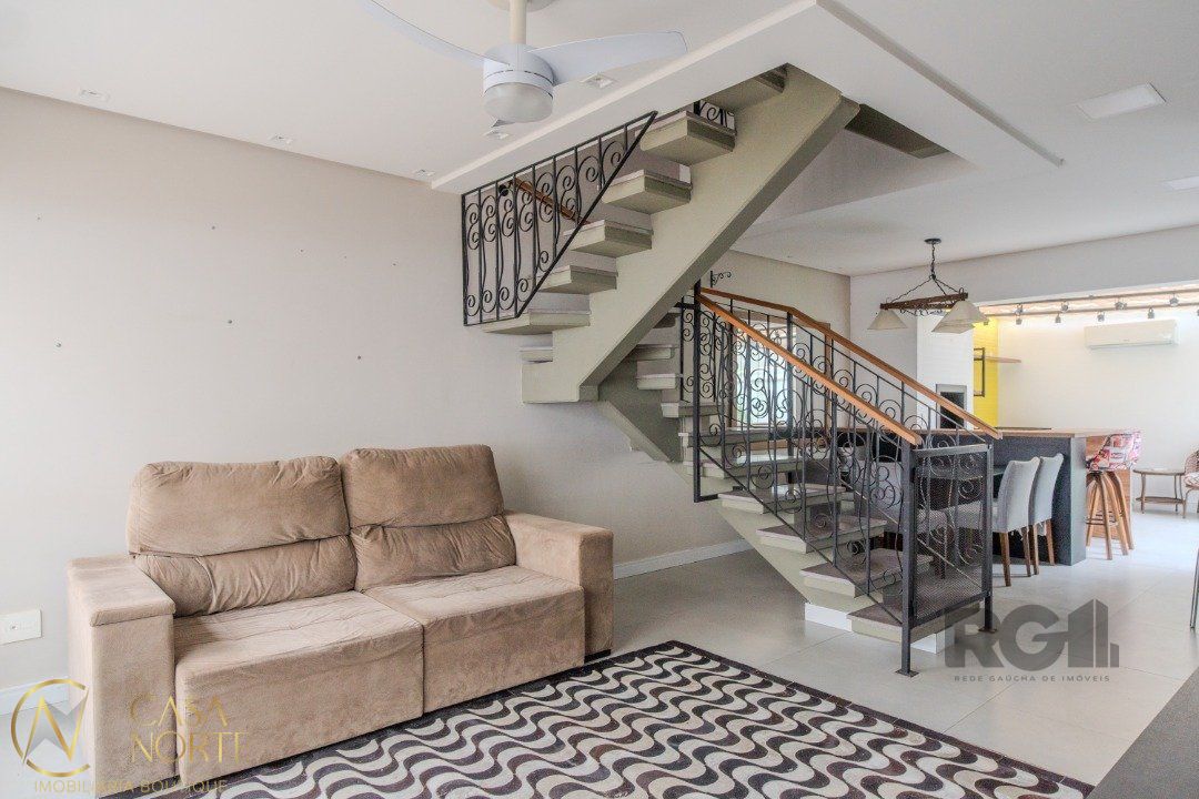 Casa de Condomínio à venda com 3 quartos, 188m², 1 suíte, 2 vagas, Rua Intendente Alfredo Azevedo no bairro Glória em Porto Alegre
