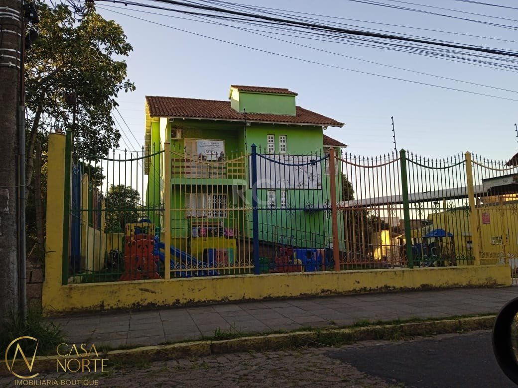 Casa Comercial à venda  com 0m², Rua Doutor Mário Totta no bairro Tristeza em Porto Alegre