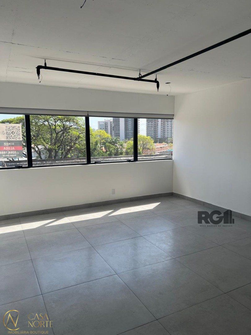 Sala Comercial à venda , 37m², 1 vaga, Avenida Icaraí no bairro Cristal em Porto Alegre
