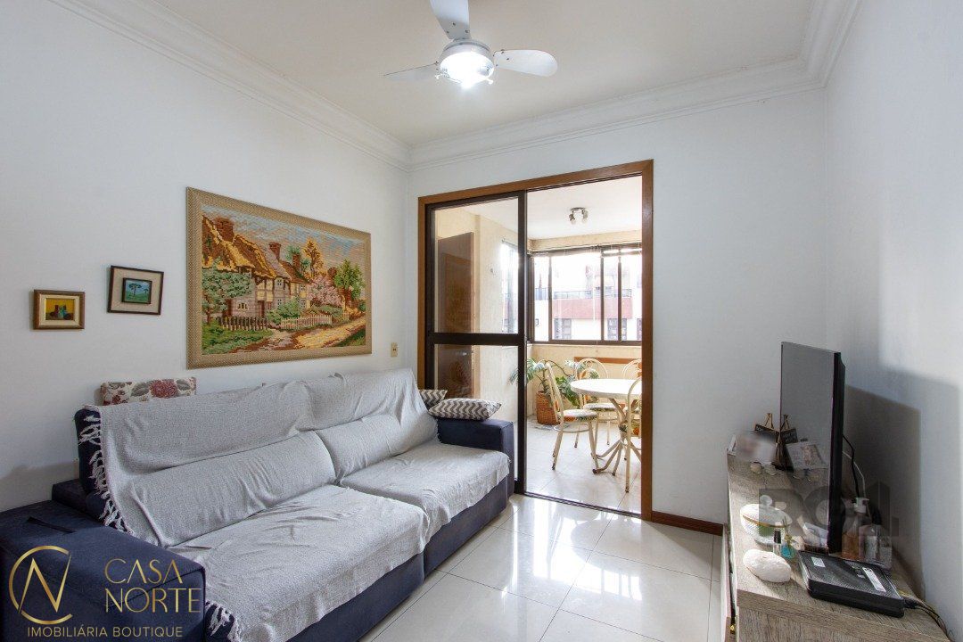 Apartamento à venda com 3 quartos, 81m², 1 suíte, Rua Saldanha Marinho no bairro Menino Deus em Porto Alegre
