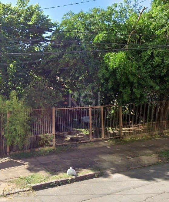 Terreno à venda  com 1887m², Rua Doutor Pereira Neto no bairro Tristeza em Porto Alegre