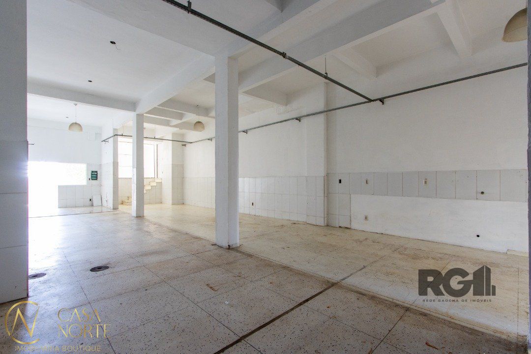 Loja à venda , 160m², Avenida Benjamin Constant - Até 689 - Lado Ímpar no bairro São João em Porto Alegre