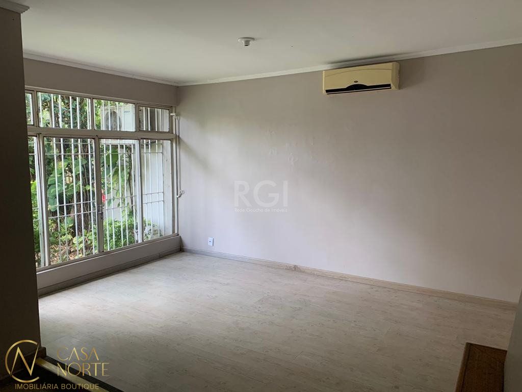 Casa Comercial à venda , 280m², Rua Afonso Alvares no bairro Tristeza em Porto Alegre