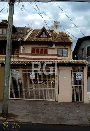 Casa à venda com 3 quartos, 197m², 1 suíte, 2 vagas, Avenida Copacabana no bairro Vila Assunção em Porto Alegre