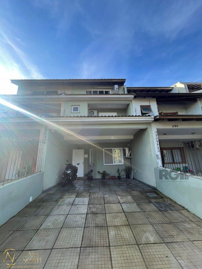 Casa à venda com 3 quartos, 176m², 1 suíte, 2 vagas, Rua Claudio da Silva Pinto no bairro Espírito Santo em Porto Alegre