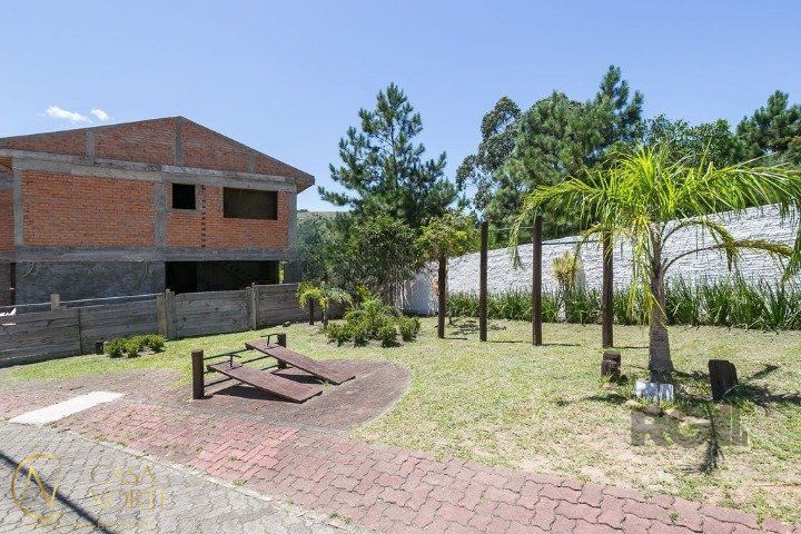 Terreno à venda  com 261m², Avenida Juca Batista no bairro Hípica em Porto Alegre