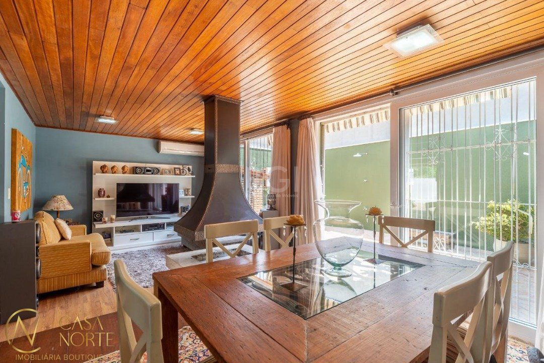 Casa de Condomínio à venda com 3 quartos, 159m², 2 suítes, 1 vaga, Rua Dea Coufal no bairro Ipanema em Porto Alegre