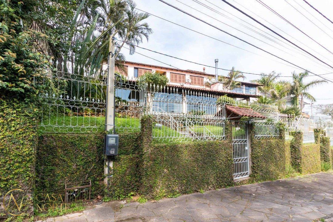 Casa à venda com 4 quartos, 500m², 1 suíte, 4 vagas, Rua Simao Bolivar no bairro Vila Conceição em Porto Alegre