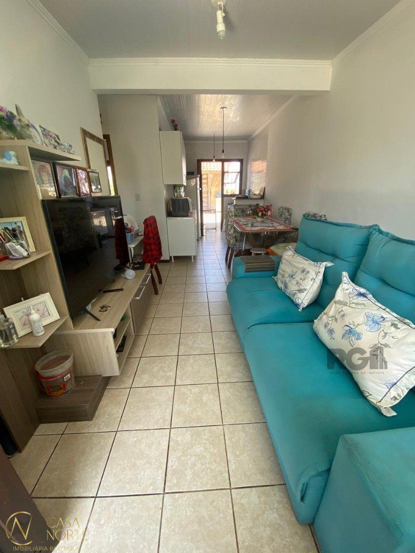 Casa à venda com 2 quartos, 49m², 2 vagas, Rua Pedro Faria no bairro Hípica em Porto Alegre