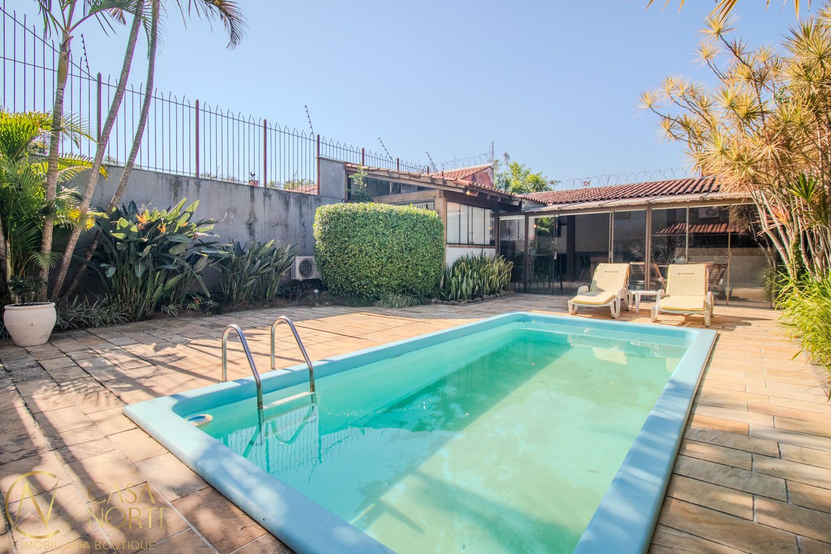 Casa à venda com 3 quartos, 410m², 3 suítes, 3 vagas, Rua Doutor João Palombini no bairro Ipanema em Porto Alegre