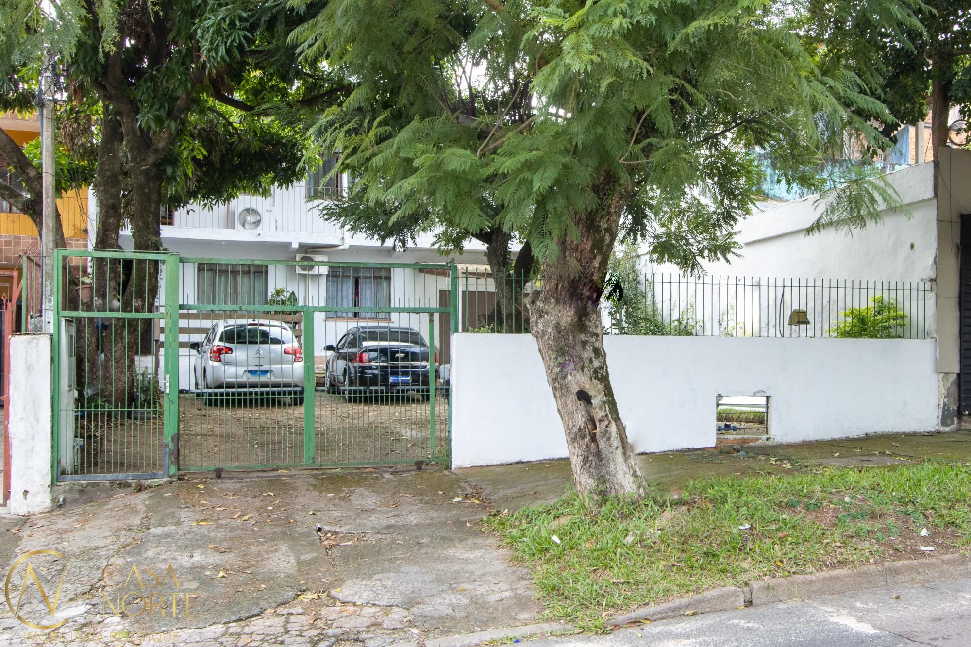 Casa à venda com 4 quartos, 181m², 1 suíte, 4 vagas, Rua Dona Malvina no bairro Santa Tereza em Porto Alegre