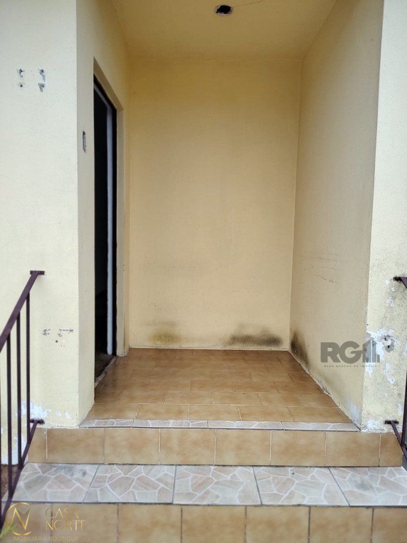 Casa à venda com 4 quartos, 247m², 4 vagas, Rua Joaquim Norberto no bairro Partenon em Porto Alegre