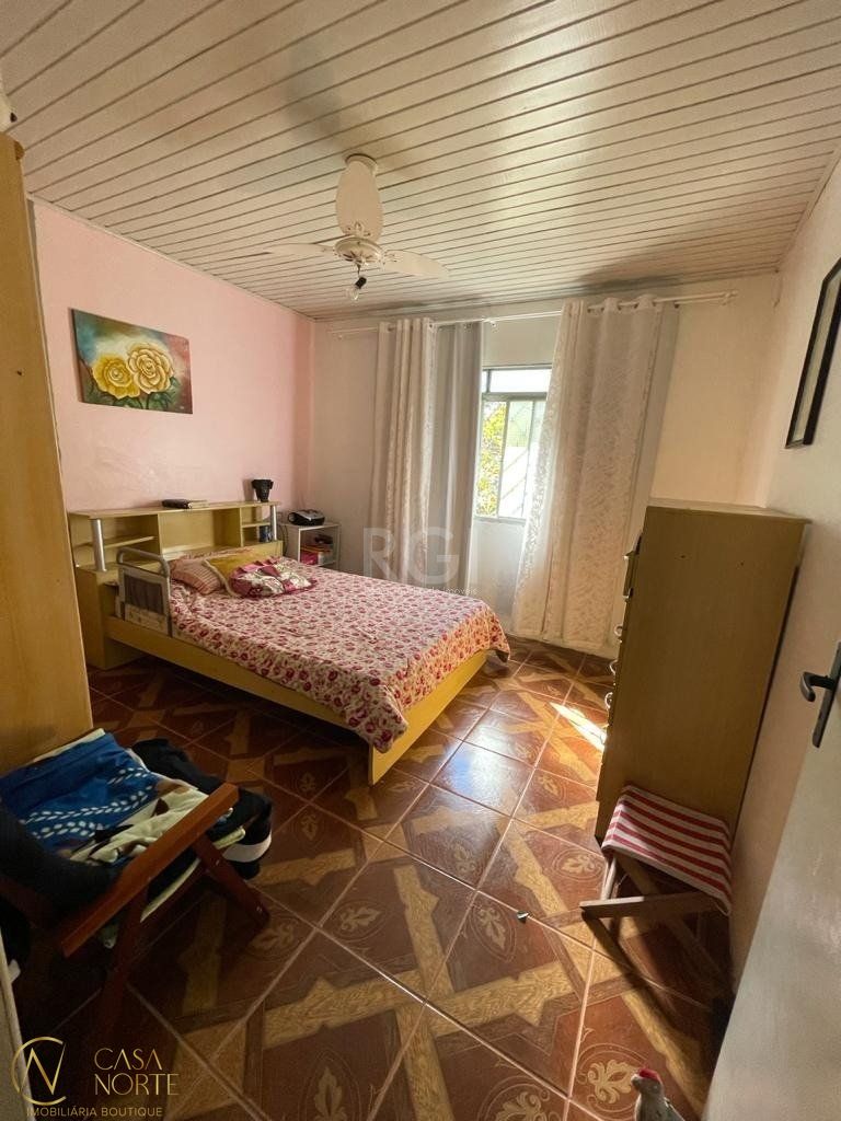 Casa à venda com 2 quartos, 270m², 2 vagas, Avenida Deputado Adao Pretto no bairro Lomba do Pinheiro em Porto Alegre