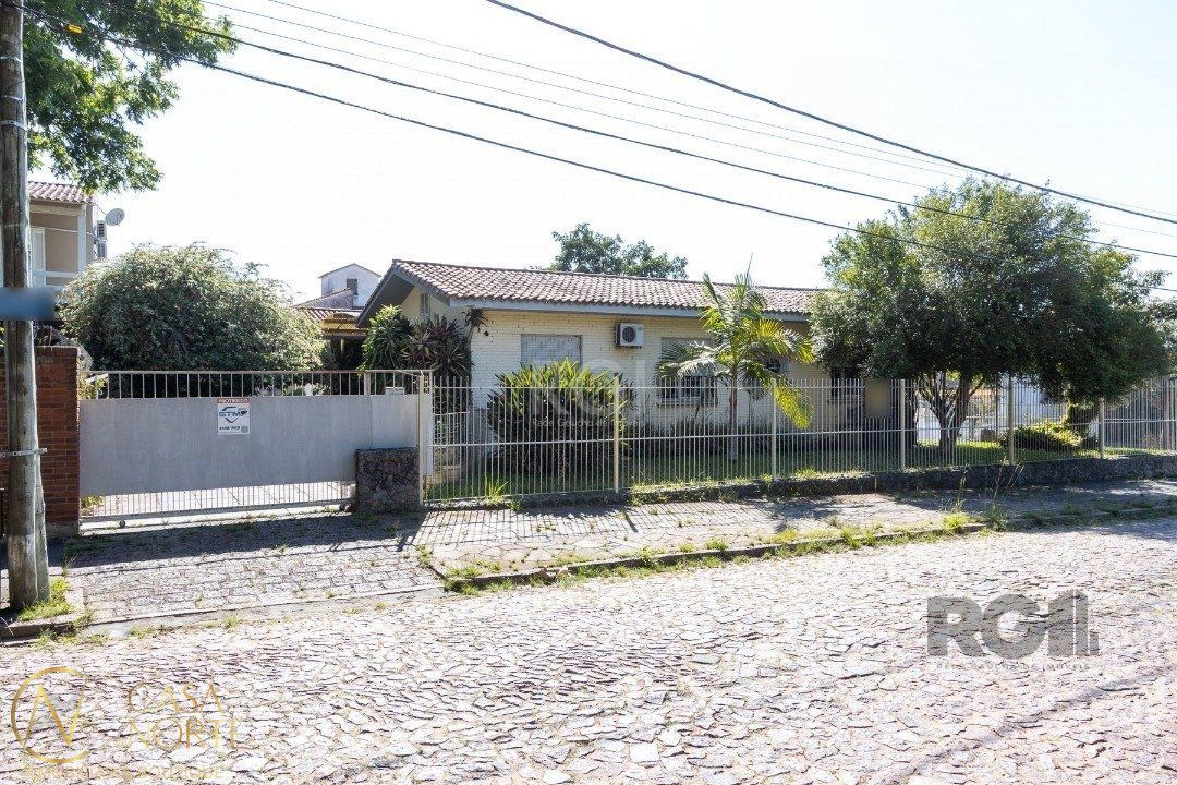 Casa Comercial à venda , 200m², Rua Landel de Moura no bairro Tristeza em Porto Alegre