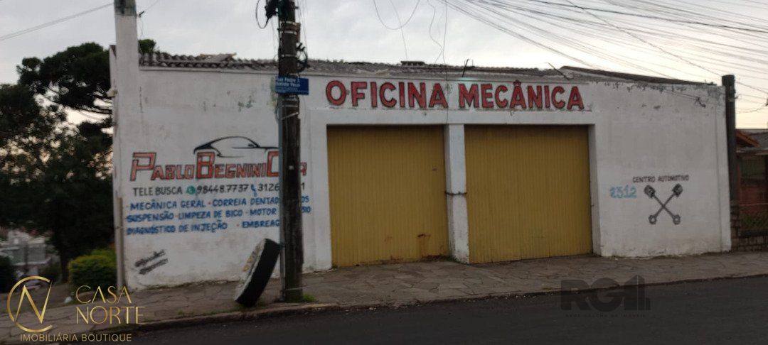 Casa à venda com 5 quartos, 200m², Rua Victor Silva no bairro Camaquã em Porto Alegre