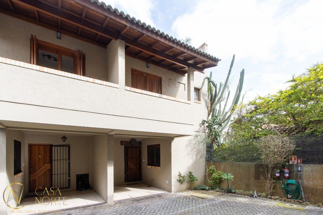 Casa de Condomínio à venda com 2 quartos, 102m², 1 suíte, 1 vaga, Avenida Guarujá no bairro Guarujá em Porto Alegre