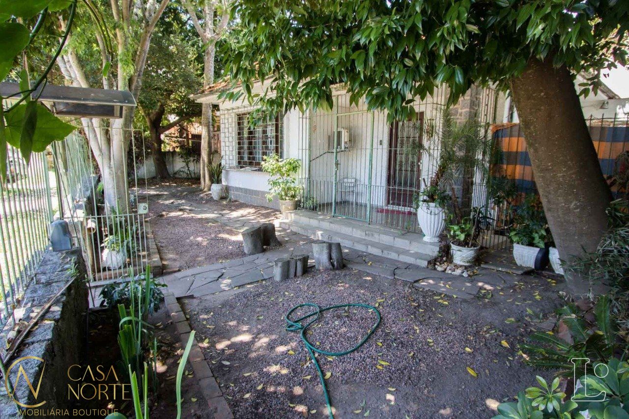 Terreno à venda  com 561m², Rua Chavantes no bairro Vila Assunção em Porto Alegre