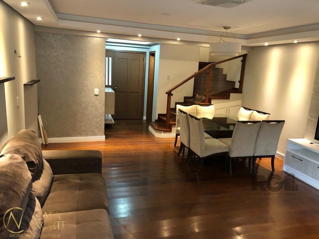 Casa de Condomínio à venda com 4 quartos, 240m², 1 suíte, 2 vagas, Rua Manajo no bairro Vila Assunção em Porto Alegre