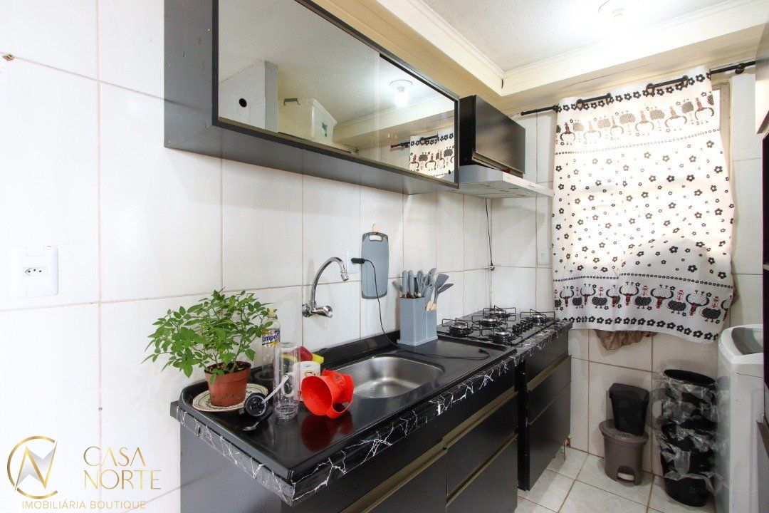 Apartamento à venda com 2 quartos, 43m², 1 vaga, Rua Império no bairro Vila Nova em Porto Alegre