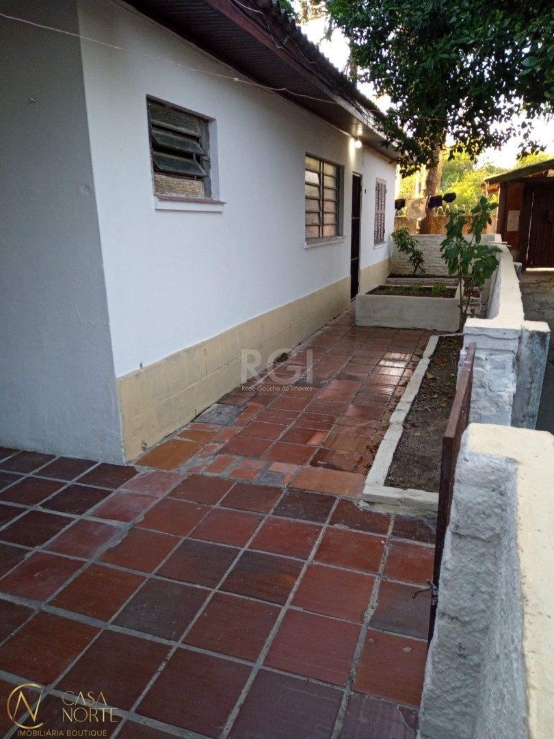 Casa à venda com 2 quartos, 240m², Rua Jorge Mello Guimaraes no bairro Belém Novo em Porto Alegre