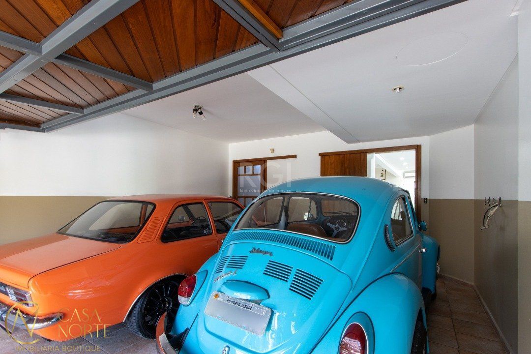 Casa à venda com 3 quartos, 278m², 3 suítes, 4 vagas, Rua Doutor João Palombini no bairro Ipanema em Porto Alegre