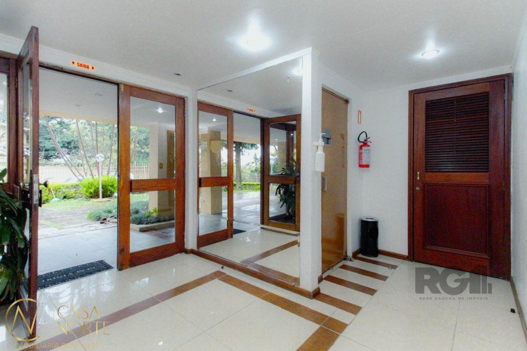 Apartamento à venda com 3 quartos, 138m², 1 suíte, 1 vaga, Rua Doutor Raul Moreira no bairro Cristal em Porto Alegre