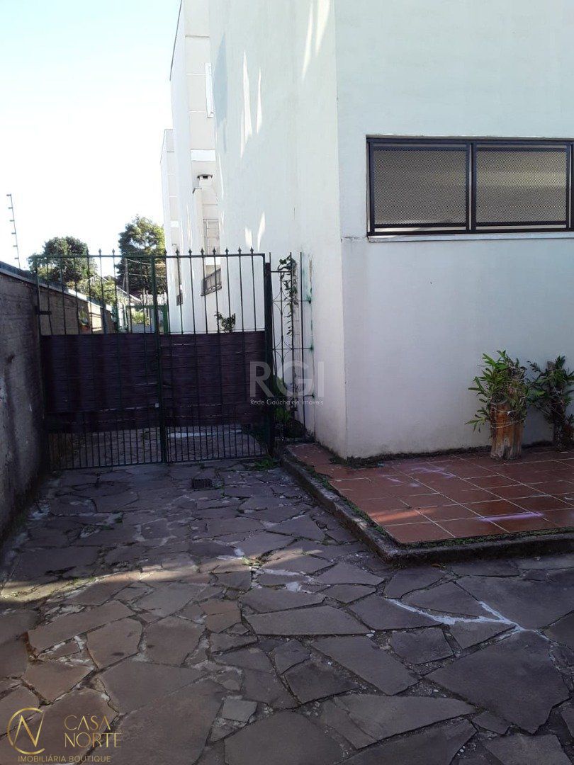 Casa à venda com 2 quartos, 50m², Rua Doutor Mário Totta no bairro Tristeza em Porto Alegre