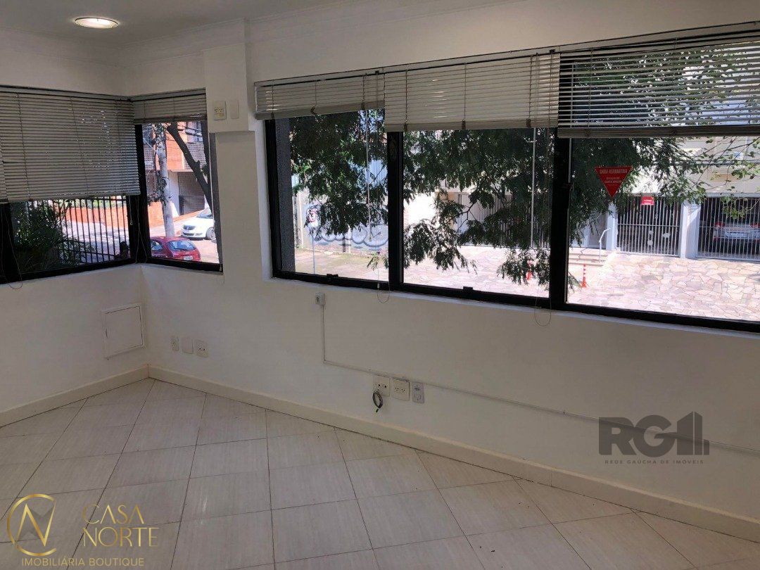 Sala Comercial à venda , 54m², Avenida Itaqui no bairro Petrópolis em Porto Alegre