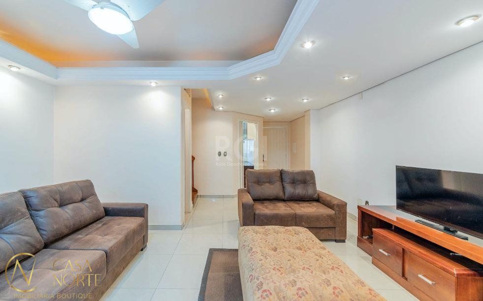 Casa de Condomínio à venda com 3 quartos, 210m², 3 suítes, 1 vaga, Rua Doutor Barcelos no bairro Tristeza em Porto Alegre