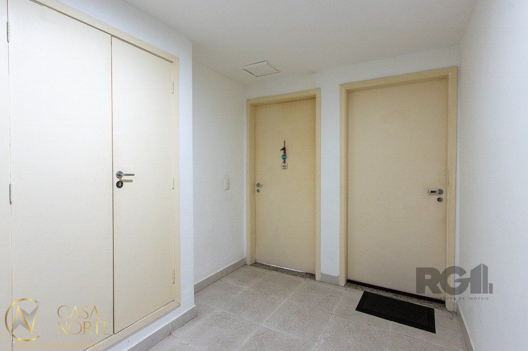 Apartamento à venda com 3 quartos, 69m², 1 suíte, 1 vaga, Avenida Arnaldo Bohrer no bairro Teresópolis em Porto Alegre