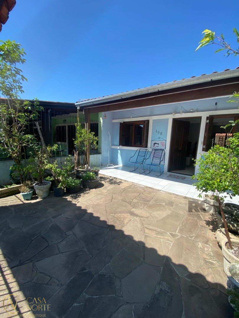 Casa à venda com 2 quartos, 49m², 2 vagas, Rua Pedro Faria no bairro Hípica em Porto Alegre