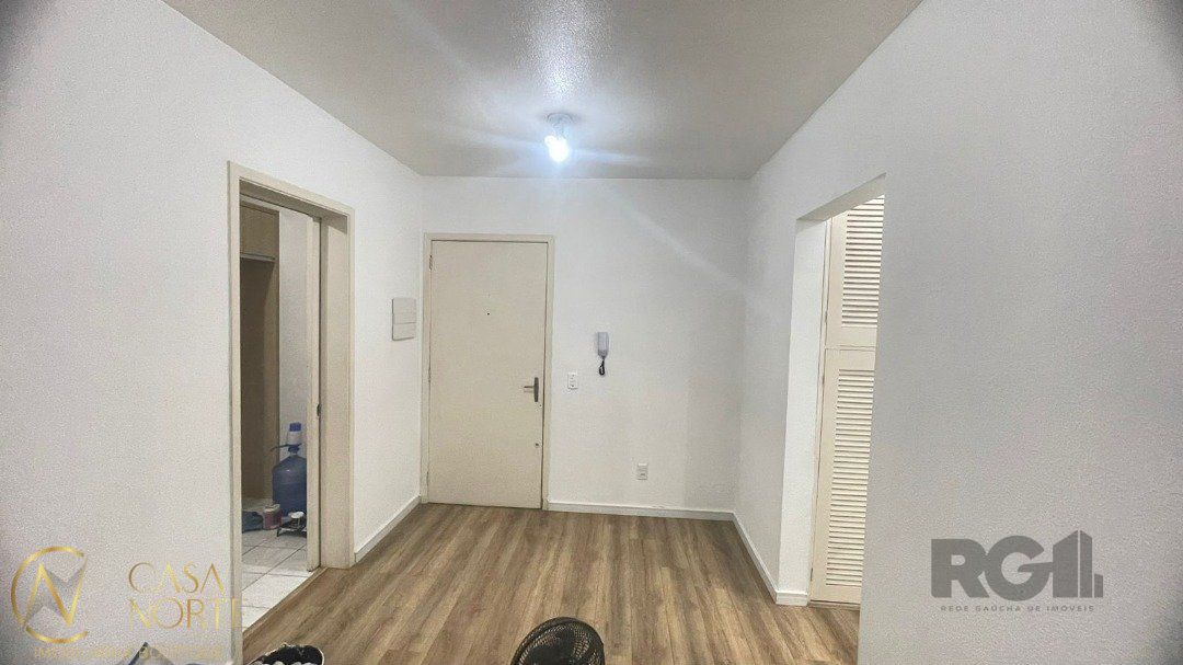 Apartamento à venda com 1 quarto, 43m², 1 vaga, Rua Ângelo Crivellaro no bairro Jardim do Salso em Porto Alegre