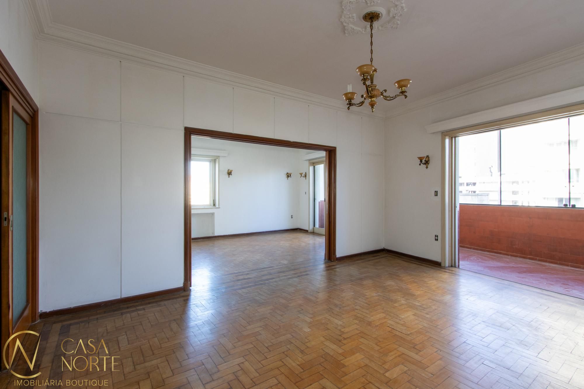 Apartamento à venda com 3 quartos, 238m², 1 suíte, 1 vaga, Avenida Cristovao Colombo no bairro Floresta em Porto Alegre