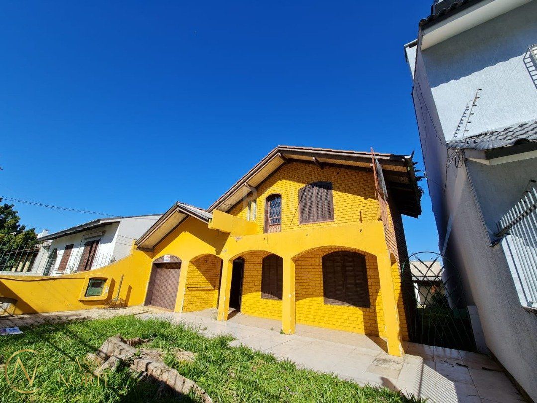 Casa à venda com 3 quartos, 220m², Rua Alfredo Silveira Dias no bairro Nonoai em Porto Alegre