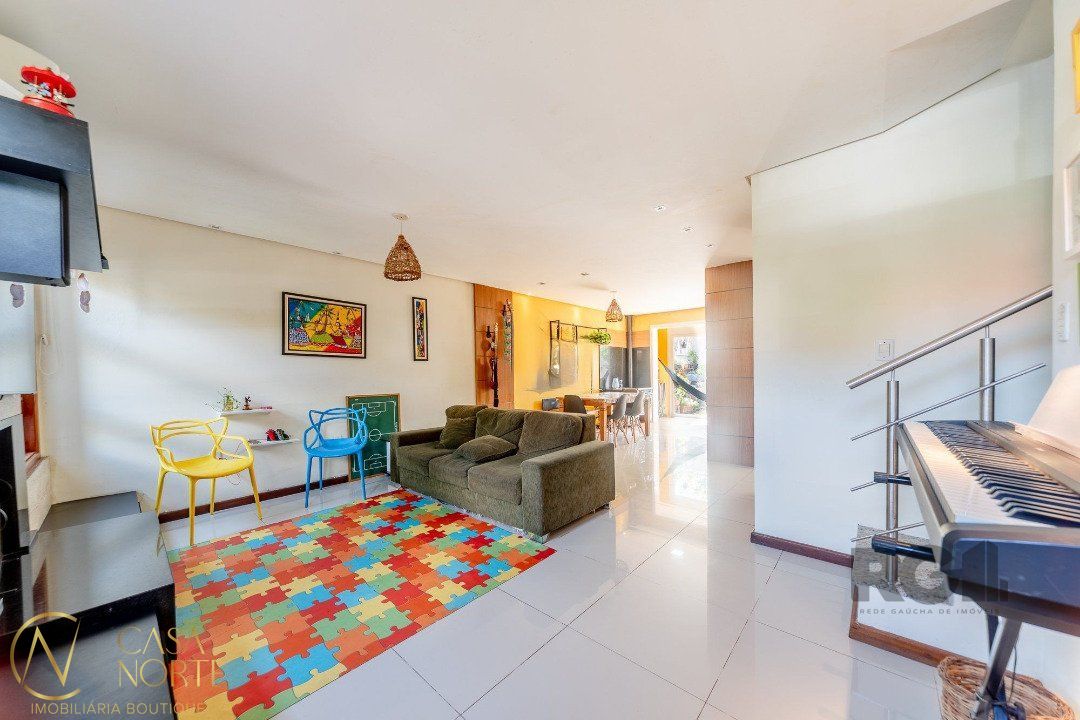 Casa de Condomínio à venda com 3 quartos, 153m², 1 suíte, 2 vagas, Rua Guatambu no bairro Hípica em Porto Alegre