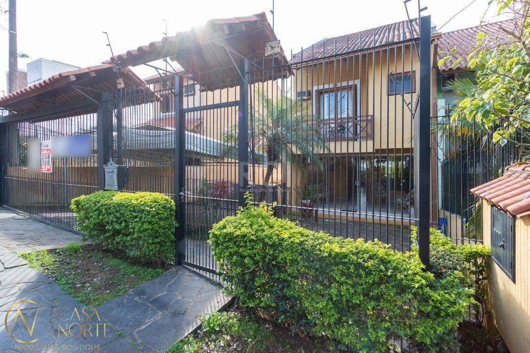 Casa à venda com 3 quartos, 156m², 1 suíte, 3 vagas, Rua dos Caiaguais no bairro Espírito Santo em Porto Alegre