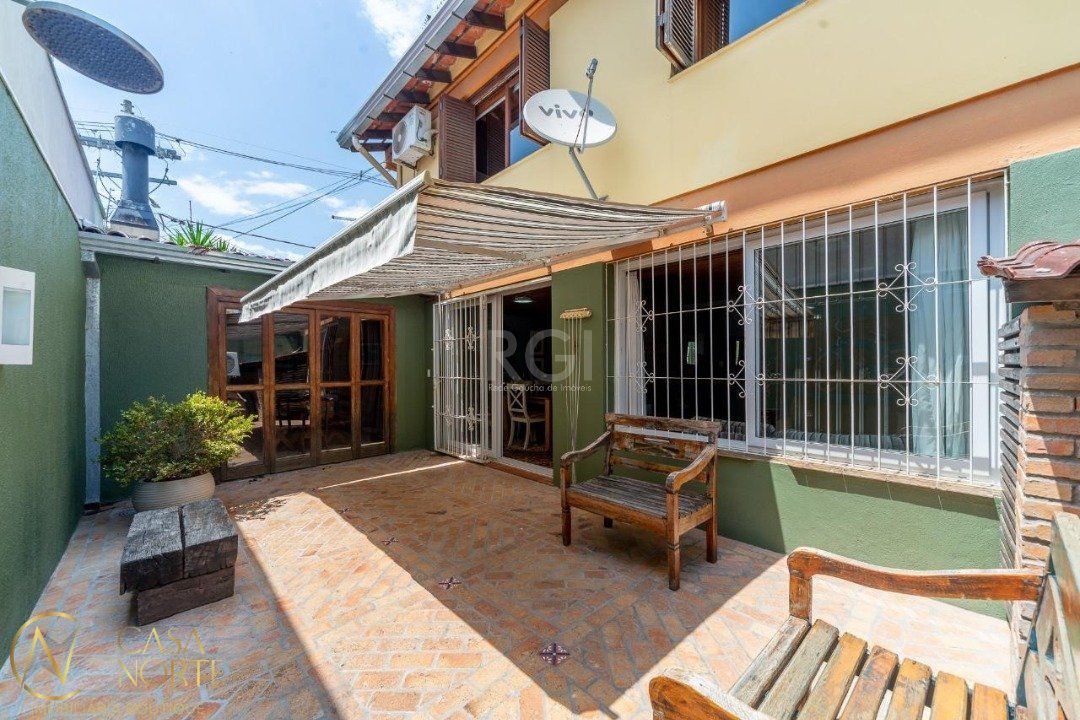 Casa de Condomínio à venda com 3 quartos, 159m², 2 suítes, 1 vaga, Rua Dea Coufal no bairro Ipanema em Porto Alegre