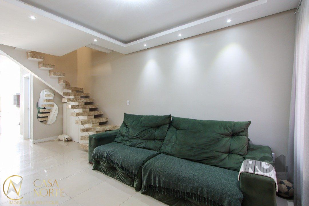 Casa à venda com 3 quartos, 104m², 2 suítes, 2 vagas, Rua Padre João Batista Reus no bairro Vila Conceição em Porto Alegre