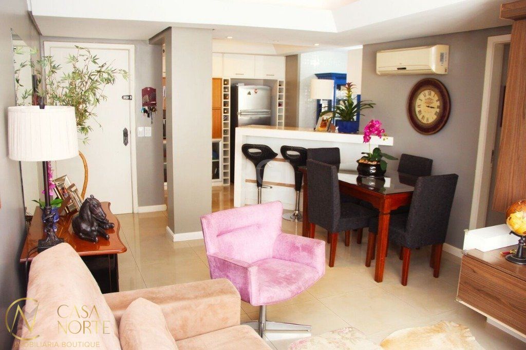 Apartamento à venda com 2 quartos, 73m², 1 vaga, Avenida Independência no bairro Independência em Porto Alegre