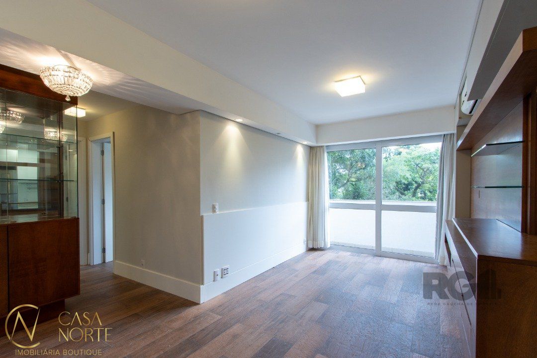 Apartamento à venda com 2 quartos, 79m², 1 suíte, 2 vagas, Avenida Coronel Lucas de Oliveira no bairro Petrópolis em Porto Alegre