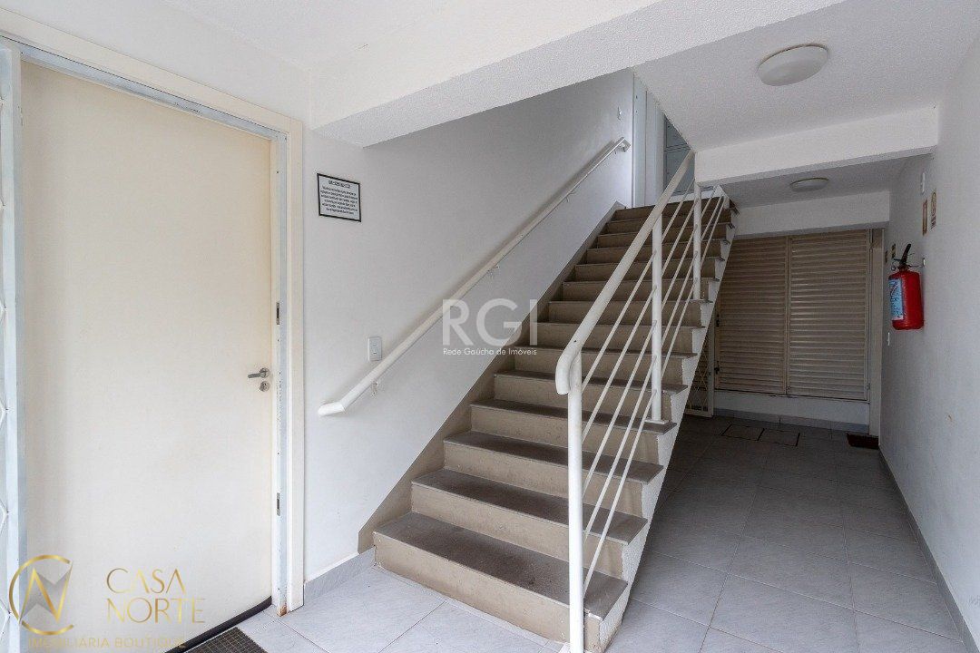 Apartamento à venda com 2 quartos, 47m², 1 vaga, Rua Atílio Supertti no bairro Vila Nova em Porto Alegre