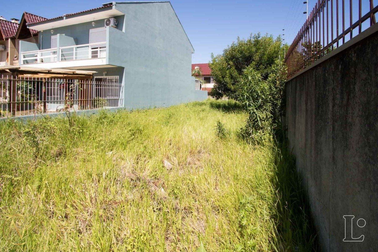 Terreno à venda  com 200m², Rua Sargento Bruno Feldmann no bairro Guarujá em Porto Alegre
